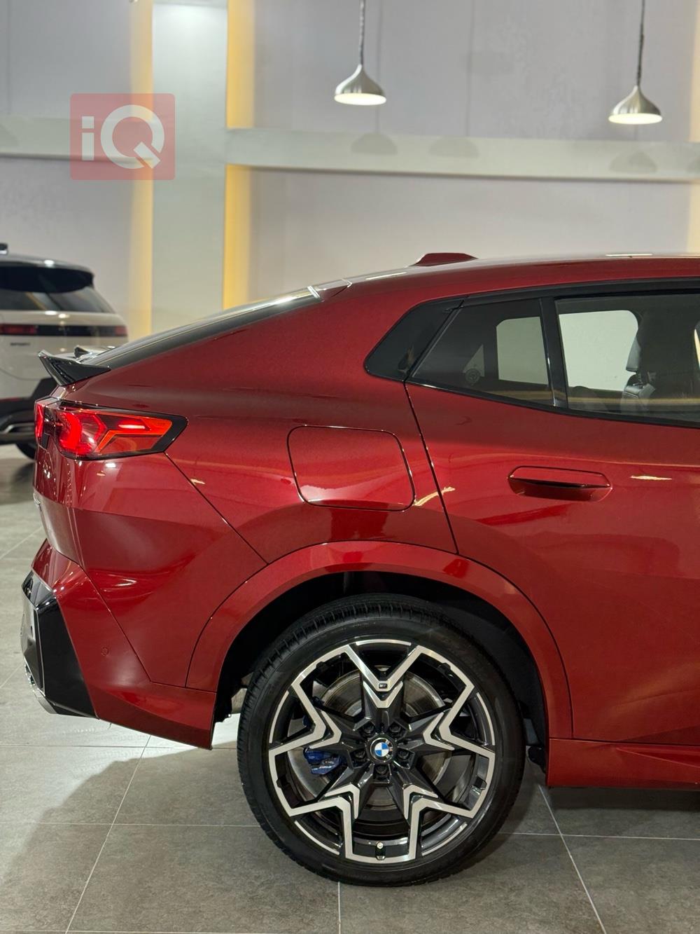 بی ئێم دەبڵیو X2